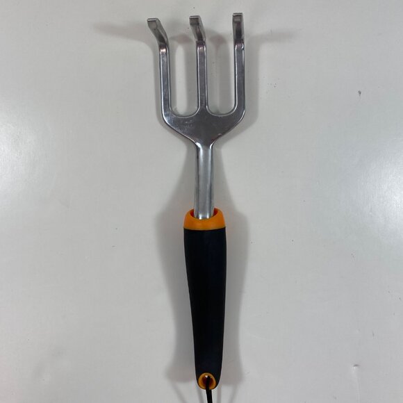 Set 2 Fiskars 3 Prong Cultivator Ergo Handle Garden Tool 12.5" Lifetime Warranty - Picture 3 of 10